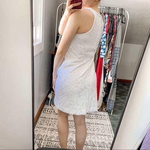 Lilly Pulitzer Marquette Shift Dress in Resort White Wildflower S - Picture 2 of 12